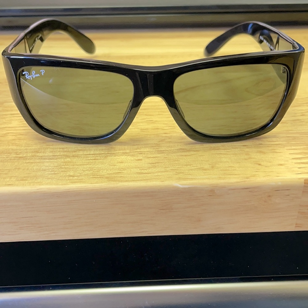 Unisex RayBan Polarized Nomad Sunglasses (Black)